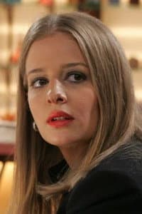 Kakasy Dóra